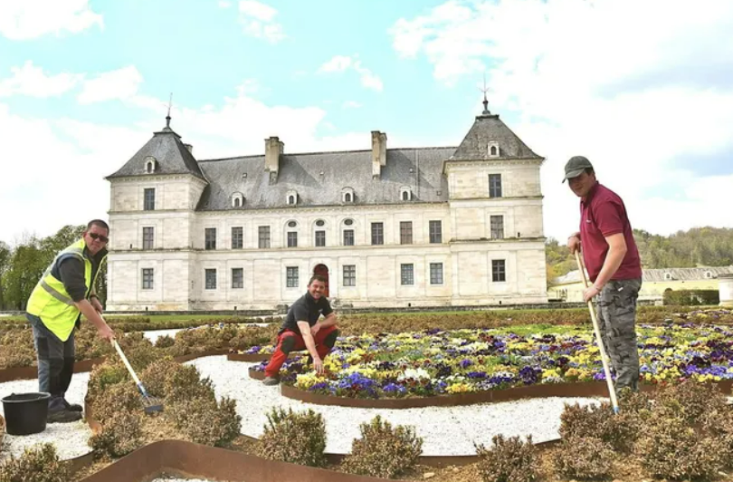 espaces verts entretien ancy-le-franc ravières esat jardins tonte taille désherbage